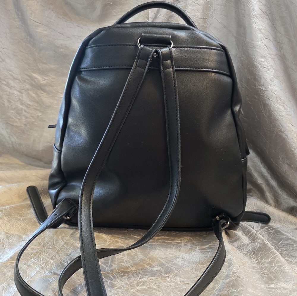 Elegant Black Faux Leather Men's Backpack NWOT - Picture 2 of 5
